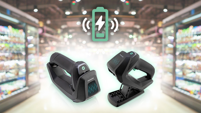 Zwei kabellose Handscanner mit Ladestation im Supermarkt