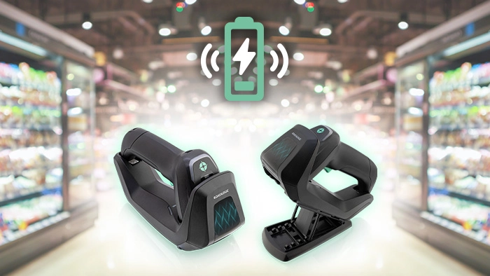 Zwei kabellose Handscanner mit Ladestation im Supermarkt
