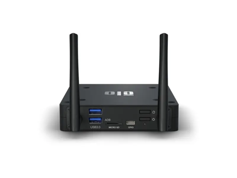 Schwarzer Mini-PC mit USB-Ports und zwei WLAN-Antennen